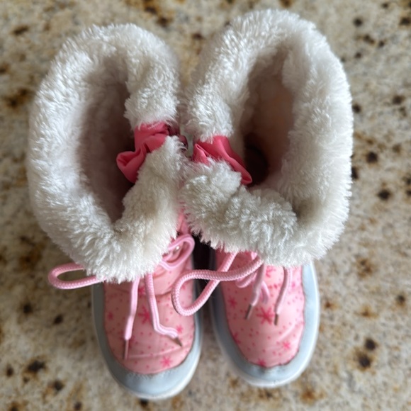 Little girls snow boots warm fuzzy - Picture 2 of 6